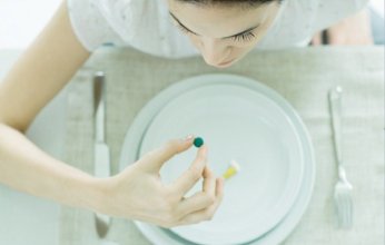 دراسة تحذر من آثار محتملة لمكوّن في أقراص فقدان الوزن الرائجة على الأمعاء