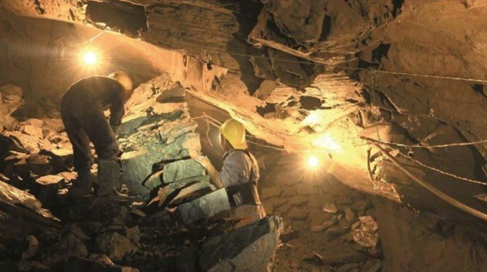 مقتل 11 شخصا في انهيار منجم ذهب شرقي غينيا مقتل 11 شخصا في انهيار منجم ذهب شرقي غينيا