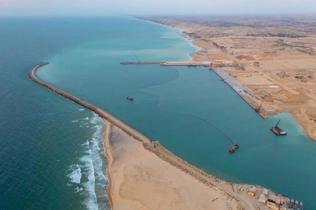 مصر تغلق ميناء العريش البحري بسبب الأحوال الجوية مصر تغلق ميناء العريش البحري بسبب الأحوال الجوية
