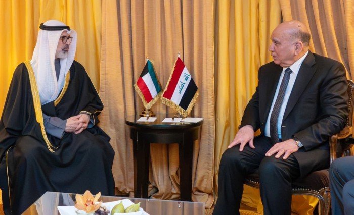 وزير الخارجية الكويتي يلتقي نظيره العراقي على هامش أعمال مؤتمر ميونخ للأمن وزير الخارجية الكويتي يلتقي نظيره العراقي على هامش أعمال مؤتمر ميونخ للأمن