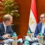"مباحثات بين وزير الاستثمار والسفير البريطاني لتعزيز التعاون الاقتصادي والاستثماري" 8 khaligyoun32769