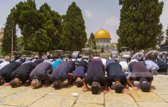 قيود إسرائيلية مشددة على دخول المصلين إلى القدس لأداء صلاة الجمعة الأولى من رمضان