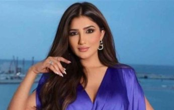 مي عمر تشكر كل من قدم لها واجب العزاء في وفاة والدها