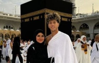 إمام عاشور يؤدي مناسك العمرة.. صورة