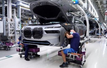 «BMW» تستدعي مئات الآلاف من سياراتها عالمياً بسبب خطر حريق