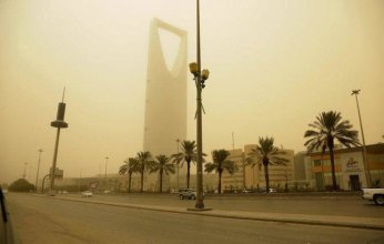 الأرصاد السعودية تكشف تفاصيل الطقس المتوقع اليوم الجمعة.. رياح مثيرة للأتربة وضباب متوقّع