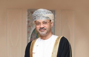 وزير الخارجية العماني: دعم الجهود الرامية إلى تغليب الحلول السلمية لإنهاء الصراع في المنطقة
