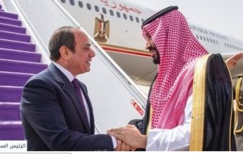 الرئيس السيسي يصل السعودية وولي العهد في مقدمة مستقبليه