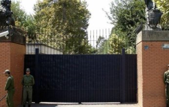 تصاعد التوتر في المنطقة.. بريطانيا تُخلي موظفيها من إيران وتحركات عسكرية أمريكية لافتة