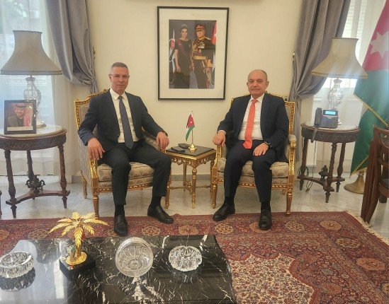 لقاء رسمي بين السفير د.فائد مصطفى والسفير أمجد العضايلة لتعزيز التعاون العربي الأردني لقاء رسمي بين السفير د.فائد مصطفى والسفير أمجد العضايلة لتعزيز التعاون العربي الأردني