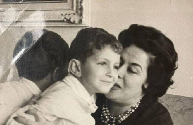 وفاة أشرف وجيه أباظة نجل الفنانة ليلى مراد بعد معاناة قصيرة مع المرض وفاة أشرف وجيه أباظة نجل الفنانة ليلى مراد بعد معاناة قصيرة مع المرض