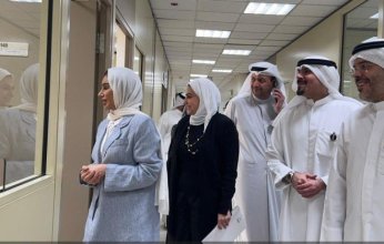 الكويت.. وزيرة الشؤون الاجتماعية تهنئ الموظفين بشهر رمضان خلال جولة ميدانية