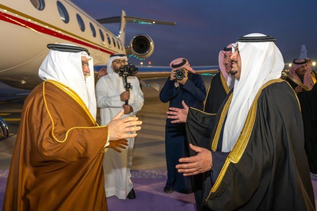 ولي عهد البحرين يصل إلى السعودية ولي عهد البحرين يصل إلى السعودية