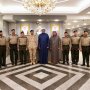 وزير الدفاع الكويتي يدشن جهاز الروبوت (hugo) المستخدم بالعمليات الجراحية بمستشفى "جابر الأحمد" للقوات المسلحة 8 khaligyoun94371