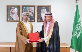 خادم الحرمين الشريفين يتلقى رسالة خطية من سلطان عمان