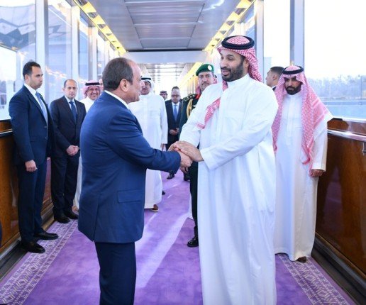 مصر.. المتحدث الرئاسي ينشر صور زيارة الرئيس السيسي الأخوية إلى البحرين والسعودية 2 khaligyoun10742