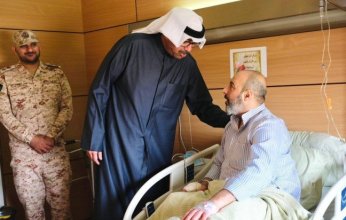 الكويت.. وزير الدفاع يطمئن على صحة أحد المصابين جراء استهداف بطائرات مسيّرة معادية