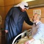 الكويت.. وزير الدفاع يطمئن على صحة أحد المصابين جراء استهداف بطائرات مسيّرة معادية 6 khaligyoun15483