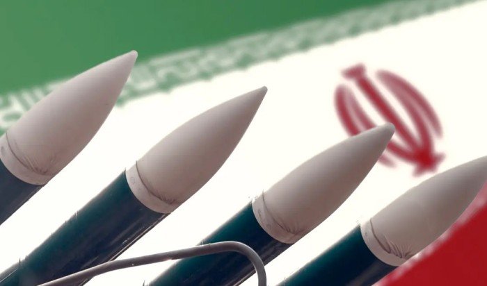 إيران تؤكد استهداف المصالح الأمريكية والإسرائيلية مع احترام سيادة دول الجوار إيران تؤكد استهداف المصالح الأمريكية والإسرائيلية مع احترام سيادة دول الجوار