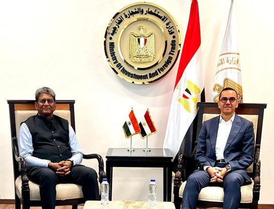 وزير الاستثمار يبحث مع السفير الهندي بالقاهرة تعميق الشراكة الاقتصادية وزير الاستثمار يبحث مع السفير الهندي بالقاهرة تعميق الشراكة الاقتصادية