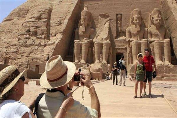 تأثير الحرب الإقليمية على قطاع السياحة في مصر والعالم تأثير الحرب الإقليمية على قطاع السياحة في مصر والعالم