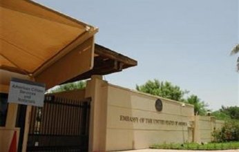 السفارة الأمريكية لدى الكويت توقف خدماتها القنصلية حتى إشعار آخر بسبب الأوضاع الإقليمية