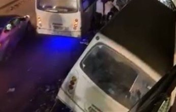 حادث مروري مروع بالدائري.. أتوبيس يخترق بلكونة عمارة في نزلة أحمد عرابي