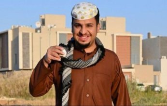 عمر فيصل العيسى الحقيقي يشعل مواقع التواصل.. مسيرة فنية صنعت نجم «شباب البومب»