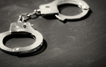 بسبب غلاء المعيشة في مصر.. ربة منزل تسرق حقيبة اموال من داخل مول لشراء ملابس العيد