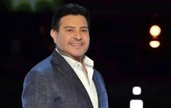 بعد شائعات تدهور حالته الصحية.. هاني شاكر يستعد للسفر إلى فرنسا لاستكمال الفحوصات