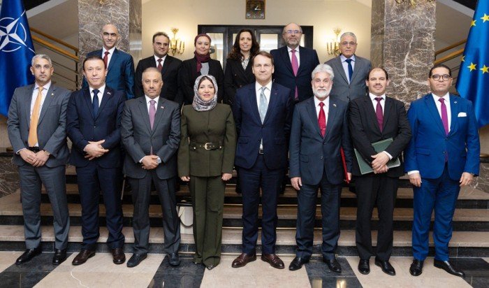 سفير الكويت في بولندا: الاعتداءات الإيرانية تهدد الأمن والملاحة البحرية سفير الكويت في بولندا: الاعتداءات الإيرانية تهدد الأمن والملاحة البحرية