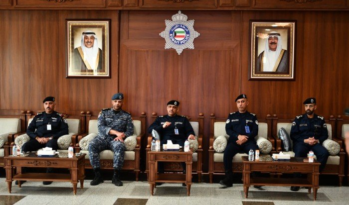 الكويت.. وكيل وزارة الداخلية يتفقد الجاهزية الميدانية خلال عطلة العيد الكويت.. وكيل وزارة الداخلية يتفقد الجاهزية الميدانية خلال عطلة العيد