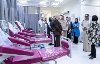 الكويت.. رئيس الوزراء يقوم بزيارة تفقدية إلى بنك الدم المركزي
