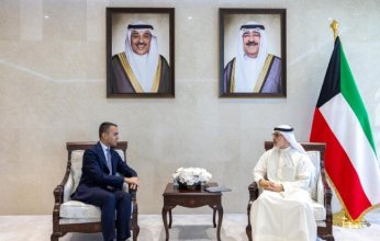 وزير الخارجية الكويتي يبحث مع مسؤول أوروبي العدوان الإيراني الآثم