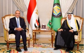 وزير الخارجية المصري يبحث مع أمين عام مجلس التعاون الخليجي خفض التصعيد وتعزيز آليات العمل العربي المشترك