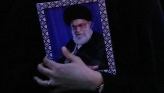 عاجل.. وفاة أرملة خامنئي متأثرة بإصابتها