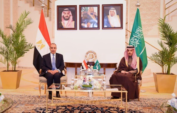 مباحثات مصرية سعودية بالرياض لتنسيق الجهود العربية بشأن التصعيد العسكري بالمنطقة مباحثات مصرية سعودية بالرياض لتنسيق الجهود العربية بشأن التصعيد العسكري بالمنطقة