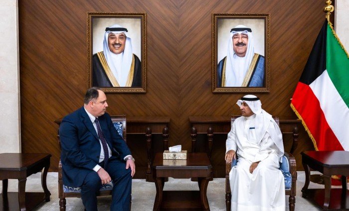 الخارجية الكويتية تستدعي القائم بالأعمال العراقي وتسلمه مذكرة احتجاج للمرة الثانية الخارجية الكويتية تستدعي القائم بالأعمال العراقي وتسلمه مذكرة احتجاج للمرة الثانية