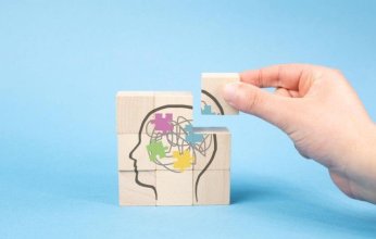 دراسة تكشف.. صدمات الطفولة قد تكون السبب الخفي لضعف الذاكرة والتركيز مع التقدم في العمر
