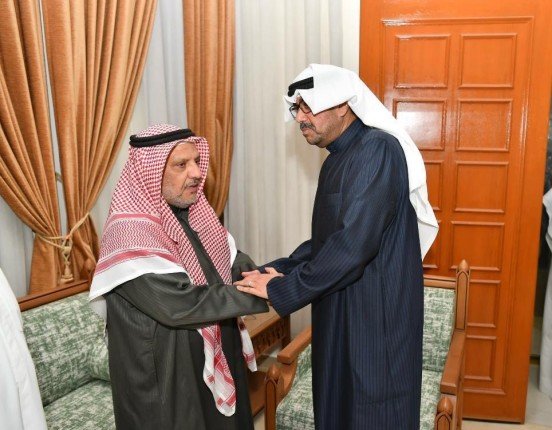 وزير الدفاع الكويتي يعزي أهالي الشهيدين عبد الله الشراح وفهد المجمد 3 khaligyoun63082