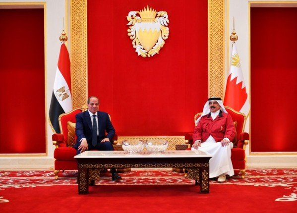 مصر.. المتحدث الرئاسي ينشر صور زيارة الرئيس السيسي الأخوية إلى البحرين والسعودية مصر.. المتحدث الرئاسي ينشر صور زيارة الرئيس السيسي الأخوية إلى البحرين والسعودية