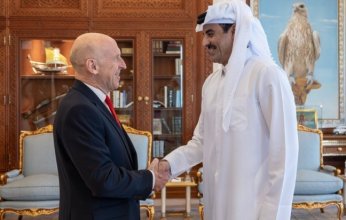 أمير قطر يبحث مع وزير الدفاع البريطاني تطورات الأوضاع الإقليمية والدولية