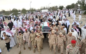 الكويت تشيع شهيدي الواجب من منتسبي القوة البحرية