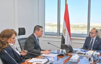 وزير الاستثمار يبحث توسيع الشراكة مع البنك الأوروبي لإعادة الإعمار والتنمية
