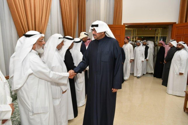 وزير الدفاع الكويتي يعزي أهالي الشهيدين عبد الله الشراح وفهد المجمد وزير الدفاع الكويتي يعزي أهالي الشهيدين عبد الله الشراح وفهد المجمد
