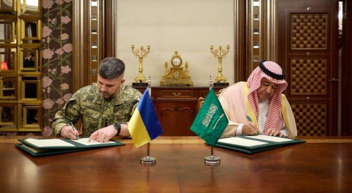 السعودية توقع مع أوكرانيا مذكرة مشتريات دفاعية السعودية توقع مع أوكرانيا مذكرة مشتريات دفاعية