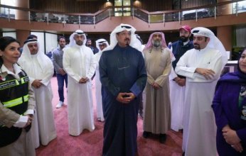 رئيس الوزراء الكويتي يتفقد مركز التحكم الوطني لوزارة الكهرباء والماء والطاقة المتجددة