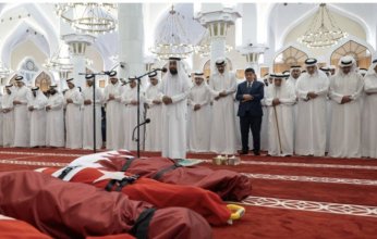 حدث اليوم.. أمير قطر يؤدي صلاة الجنازة على شهداء سقوط مروحية قطرية