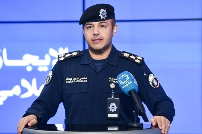 «الداخلية الكويتية»: تعاملنا مع 17 بلاغا بسقوط شظايا خلال الـ24 ساعة الماضية «الداخلية الكويتية»: تعاملنا مع 17 بلاغا بسقوط شظايا خلال الـ24 ساعة الماضية