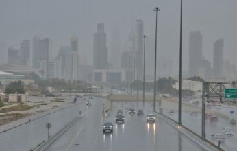 الأرصاد الكويتية: أمطار متفرقة مساء اليوم حتى غداً ليلاً وتعاود صباح الثلاثاء حتى مساء الخميس